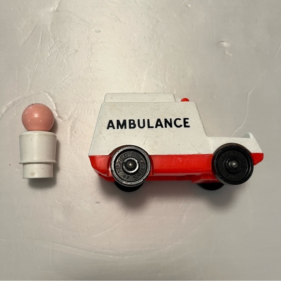 Vintage Fisher-Price Little People Ambulance and Doctor - Picture 3 of 5